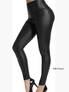 SOLOW Black Faux Leather Shinny Leggings in Black